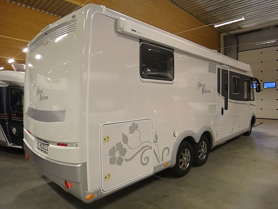 LMC 800 " Queensbed " Taksäng " ALDE " 180 hk " 2 ÄG " 21 of 23