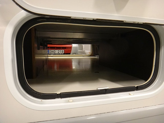 LMC 800 " Queensbed " Taksäng " ALDE " 180 hk " 2 ÄG " 17 of 23