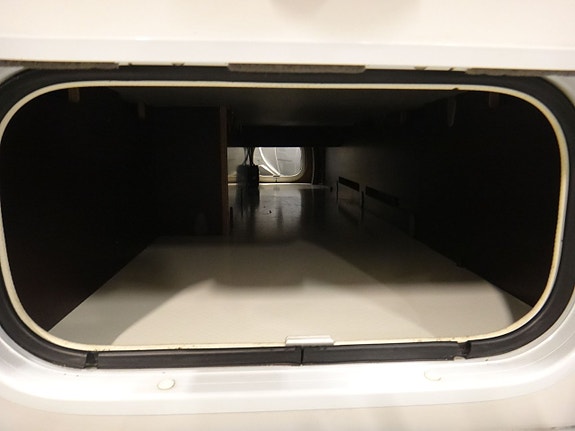 LMC 800 " Queensbed " Taksäng " ALDE " 180 hk " 2 ÄG " 16 of 23