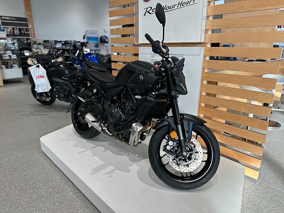 Yamaha MT-07 2 of 4