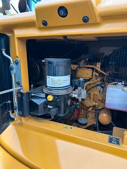 CAT 307.5 centrumbom rotortilt c-smörj grip redskap 5 of 5