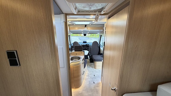 Hymer B-MC I 680 Black-Line 13 of 20