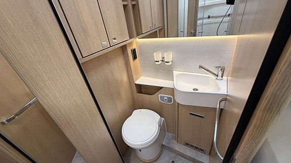 Hymer B-MC I 680 Black-Line 14 of 20