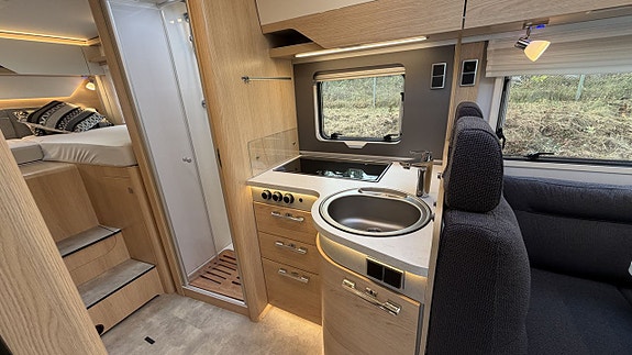 Hymer B-MC I 680 Black-Line 8 of 20