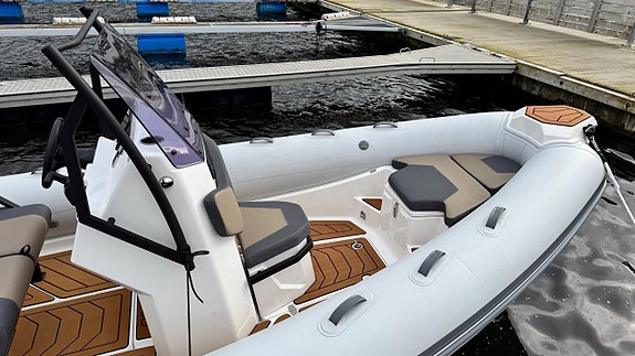 Grand 600 Lux -24 med Yamaha F 150 XSA -24 4 of 9