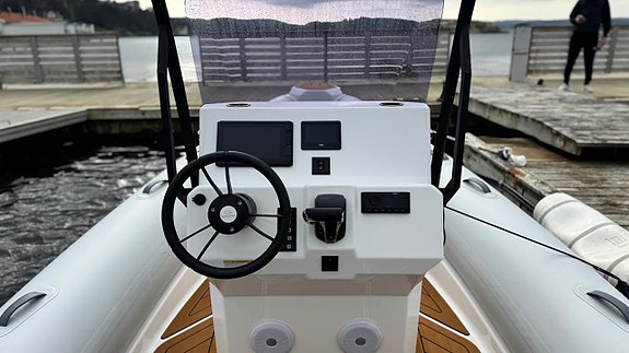 Grand 600 Lux -24 med Yamaha F 150 XSA -24 9 of 9