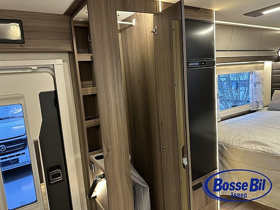Kabe Royal X 780 LXL * F2F-soffa * Topputrustad * 23 of 25