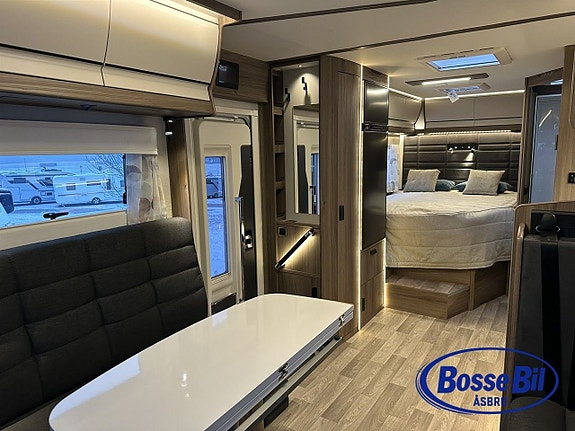 Kabe Royal X 780 LXL * F2F-soffa * Topputrustad * 17 of 25