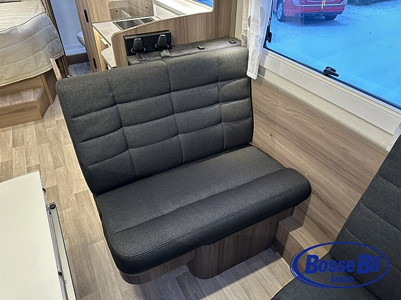 Kabe Royal X 780 LXL * F2F-soffa * Topputrustad * 19 of 25