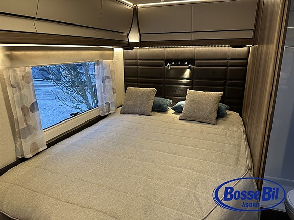 Kabe Royal X 780 LXL * F2F-soffa * Topputrustad * 7 of 25