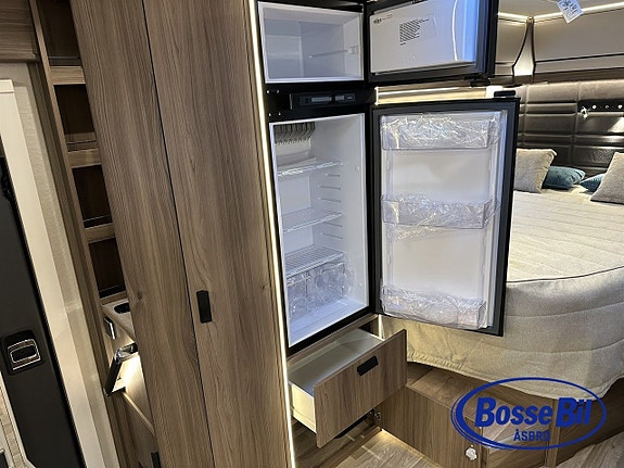 Kabe Royal X 780 LXL * F2F-soffa * Topputrustad * 14 of 25