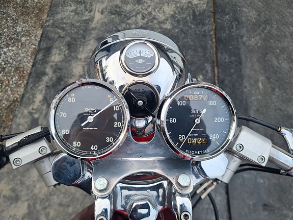 NORTON Norvin / Vincent 1000cc Cafe racer 15 of 27