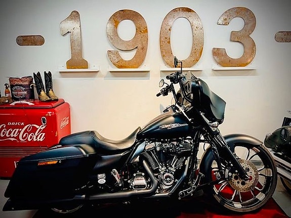 Harley-Davidson FLHXS Street Glide Special M8, 23-tum fälg