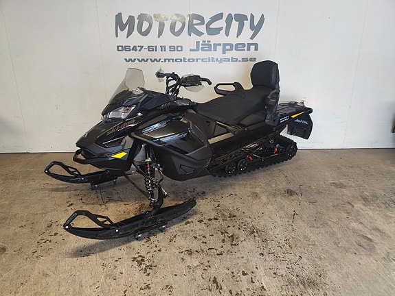 Ski-Doo Renegade Adrenaline  900 ACE 3 of 7