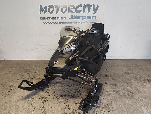 Ski-Doo Renegade Adrenaline  900 ACE 2 of 7