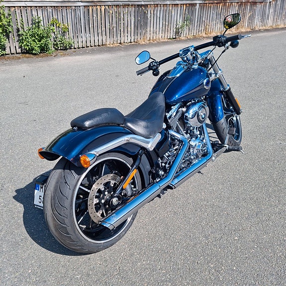 Harley-Davidson FXSB SOFTTAIL BREAKOUT, m. luftdämpning bak. 4 of 7