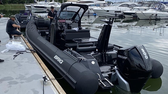 Brig Eagle 8 Mercury 300 V8 -2022