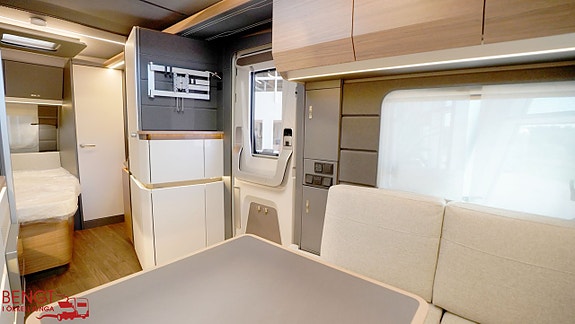 Knaus AZUR 500 FU 8 of 21