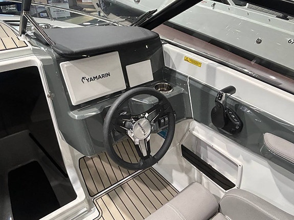 Yamarin 63 DC 2025 med F150XCB Ny uppdaterad modell! 7 of 9