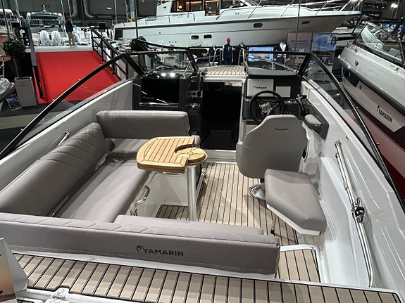 Yamarin 63 DC 2025 med F150XCB Ny uppdaterad modell! 4 of 9