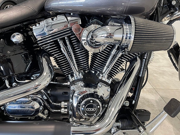 Harley-Davidson Breakout Twin Cam 103 B Cobra Ny Bes 1381 mil 23 of 25