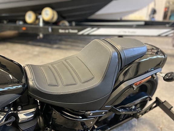 Harley-Davidson Fat Bob 114 V-Twin Milwaukee-Eight | Vance 11 of 16
