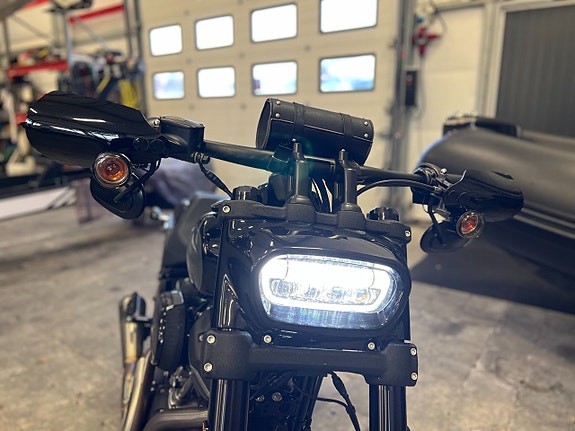Harley-Davidson Fat Bob 114 V-Twin Milwaukee-Eight | Vance 14 of 16