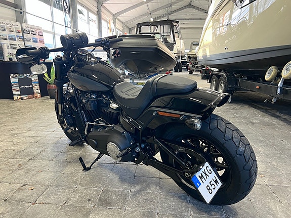 Harley-Davidson Fat Bob 114 V-Twin Milwaukee-Eight | Vance 7 of 16