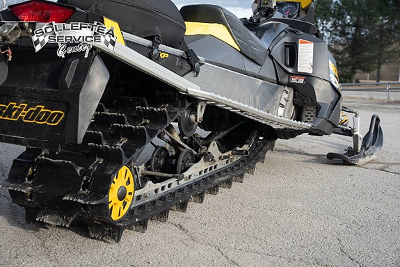 SKI-DOO SUMMIT 600 146" -09 5 of 10