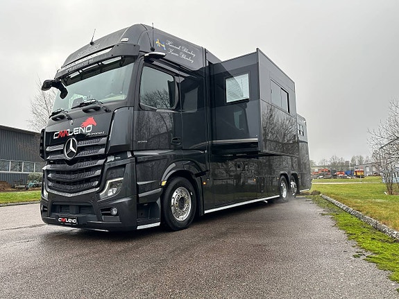 Hästlastbil demobil säljes använd den som crossbus / husbil