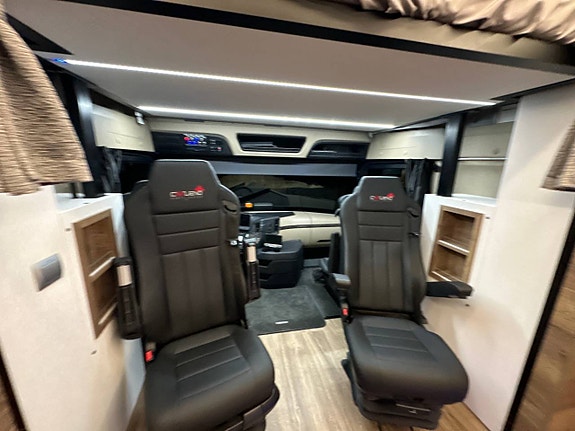 Hästlastbil fd demobil , crossbus / husbil 3 of 10