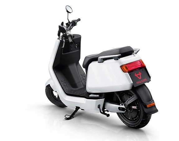 NIU NQi SPORT  45km/h Standard 100% ELECTRIC 2 of 2