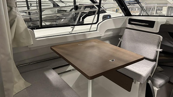 Jeanneau 695 Mery Fisher Serie 2 -23 med Yamaha F150 LSA -25 4 of 6