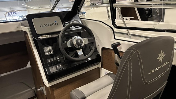 Jeanneau 695 Mery Fisher Serie 2 -23 med Yamaha F150 LSA -25 5 of 6