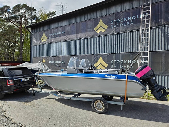 Buster X-2007 Evinrude 75 Hk Etec-2010 Inkl 30-släp