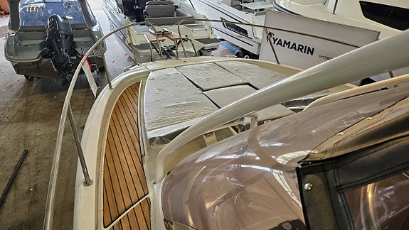 Jeanneau Cap Camarat 9.0 WA ny -21 2 x Yamaha F225 FETX FYND 11 of 12