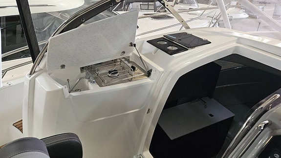 Jeanneau Cap Camarat 9.0 WA ny -21 2 x Yamaha F225 FETX FYND 5 of 12