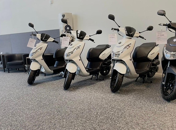 Peugeot Kisbee Icy white Euro 5+ 2 of 3