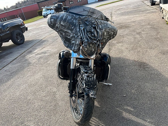 Harley-Davidson Electra Glide Mad Max 3 of 5