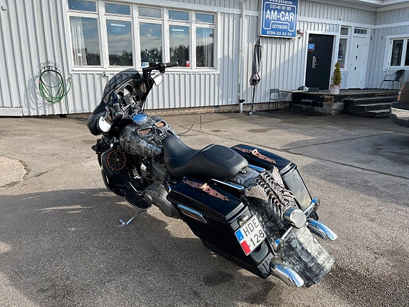 Harley-Davidson Electra Glide Mad Max 7 of 9