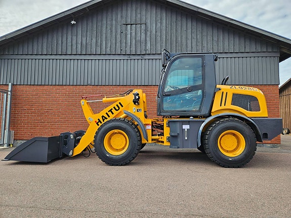 Hjullastare Haitui ZL928D ink skopa o gafflar. Snart i lager