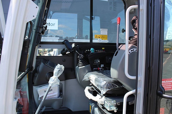 Färdig för lev. Ny Takeuchi TB290-2 med knäckbom 10 of 12