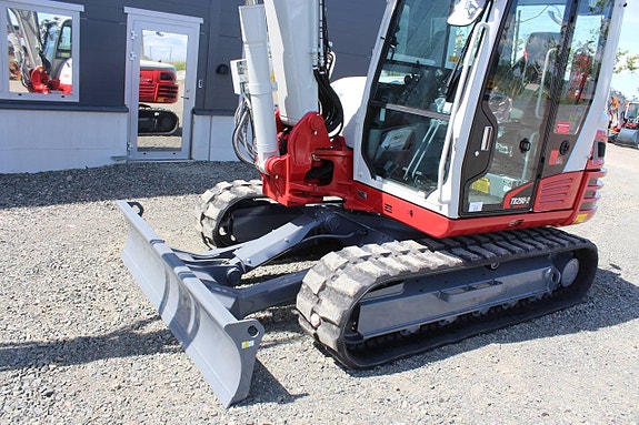 Färdig för lev. Ny Takeuchi TB290-2 med knäckbom 6 of 12