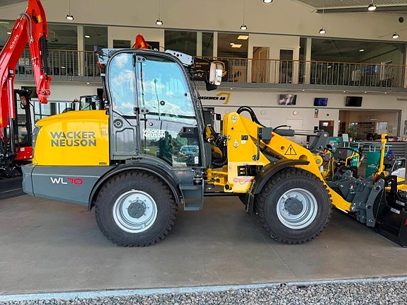 Wacker Neuson WL 70 2 of 8