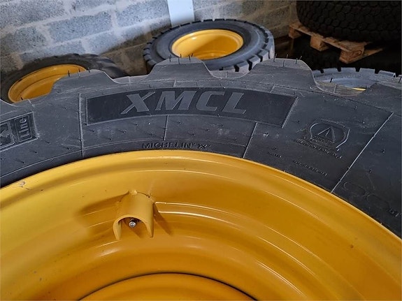 Michelin 500/70 R24 XMCL 4 of 4