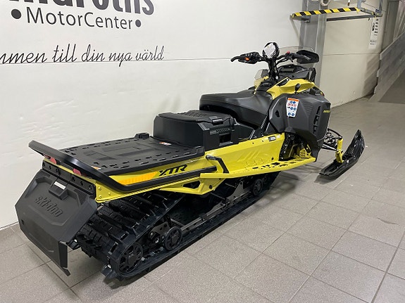Ski-Doo Expedition Xtreme 900 ACE Turbo R -25 Demo 29 mil 4 of 5
