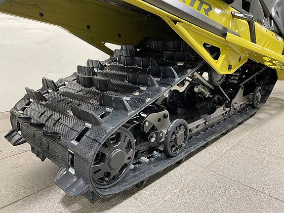 Ski-Doo Expedition Xtreme 900 ACE Turbo R -25 Demo 29 mil 6 of 7