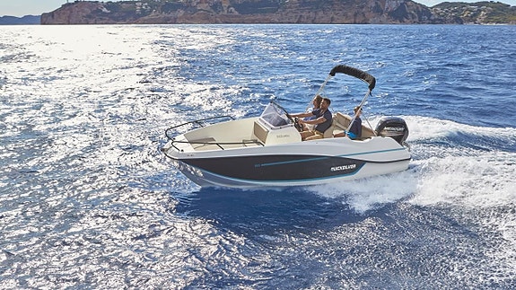 Quicksilver Activ 555 Open 2 of 2