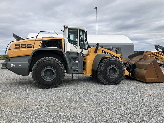 Liebherr L586 Xpower