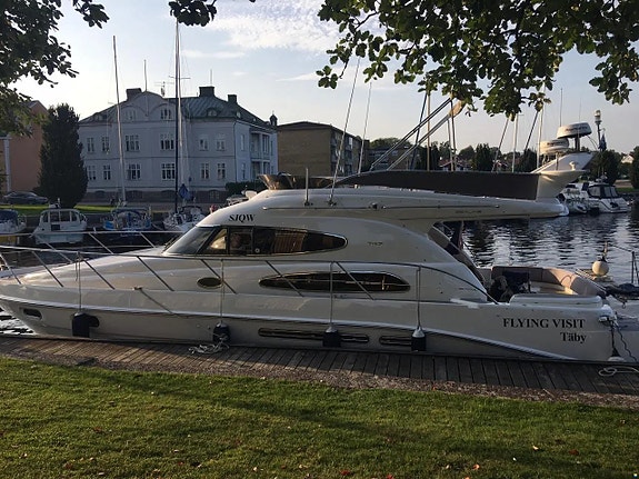 Sealine T47-2001 Utrustad för komfort och säkerhet